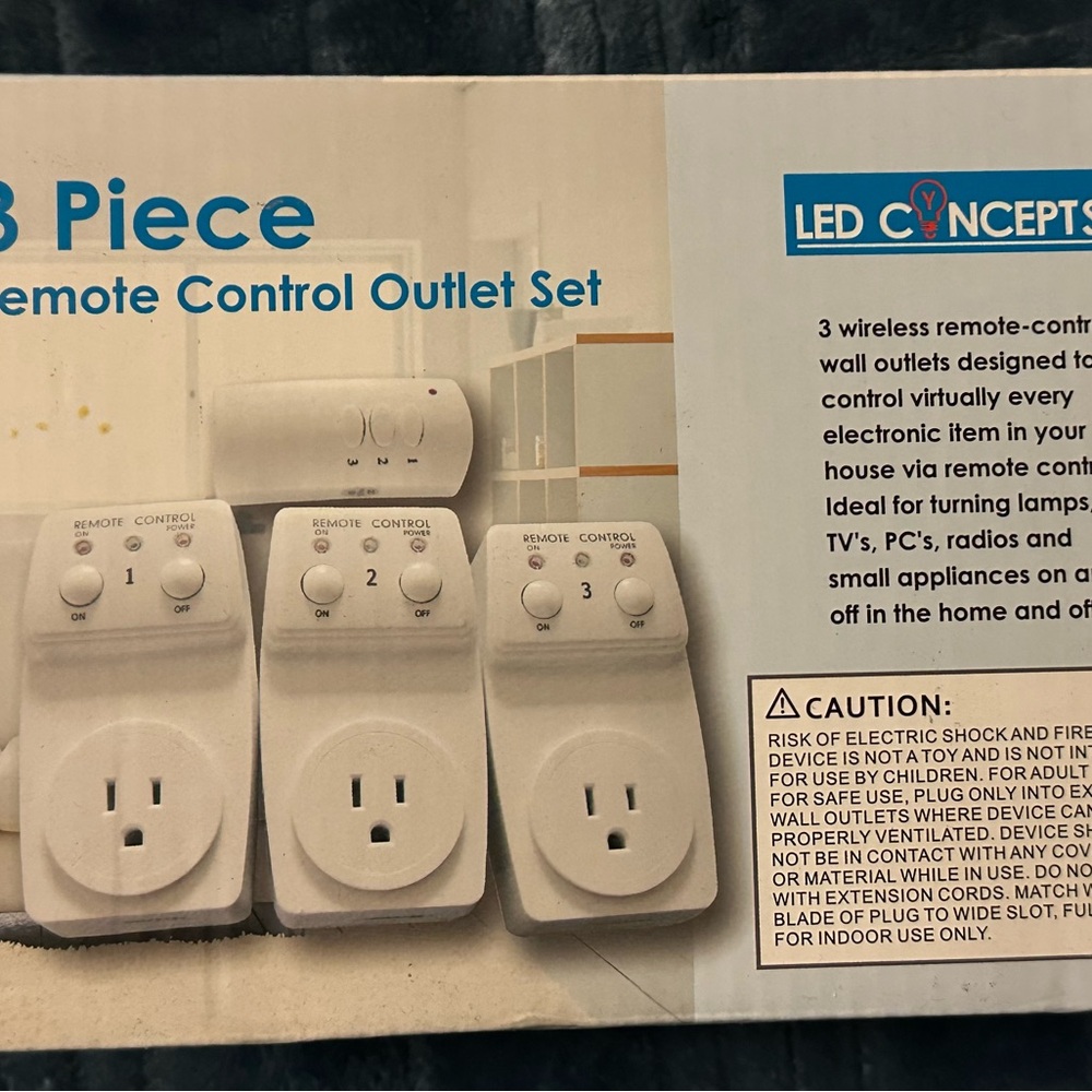 White Remote Control Outlet Set